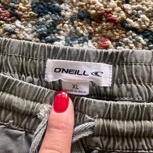 O’Neil: Lazy cargo pants SIZE: XL (fits like a M/L)